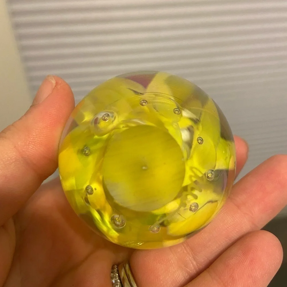 Iridescent Egg Shaped Paperweight Signed Allen - Picture 4 of 7